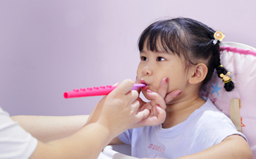 孩子口吃是怎么回事？