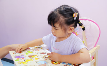 口吃不是很嚴(yán)重的小孩怎樣治療？這3種方法很有效